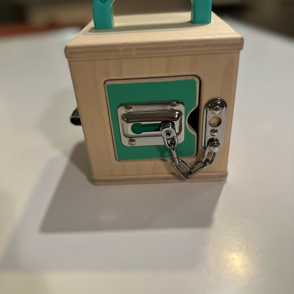 LOVEVERY Lockbox Toy - Picture 4 of 6